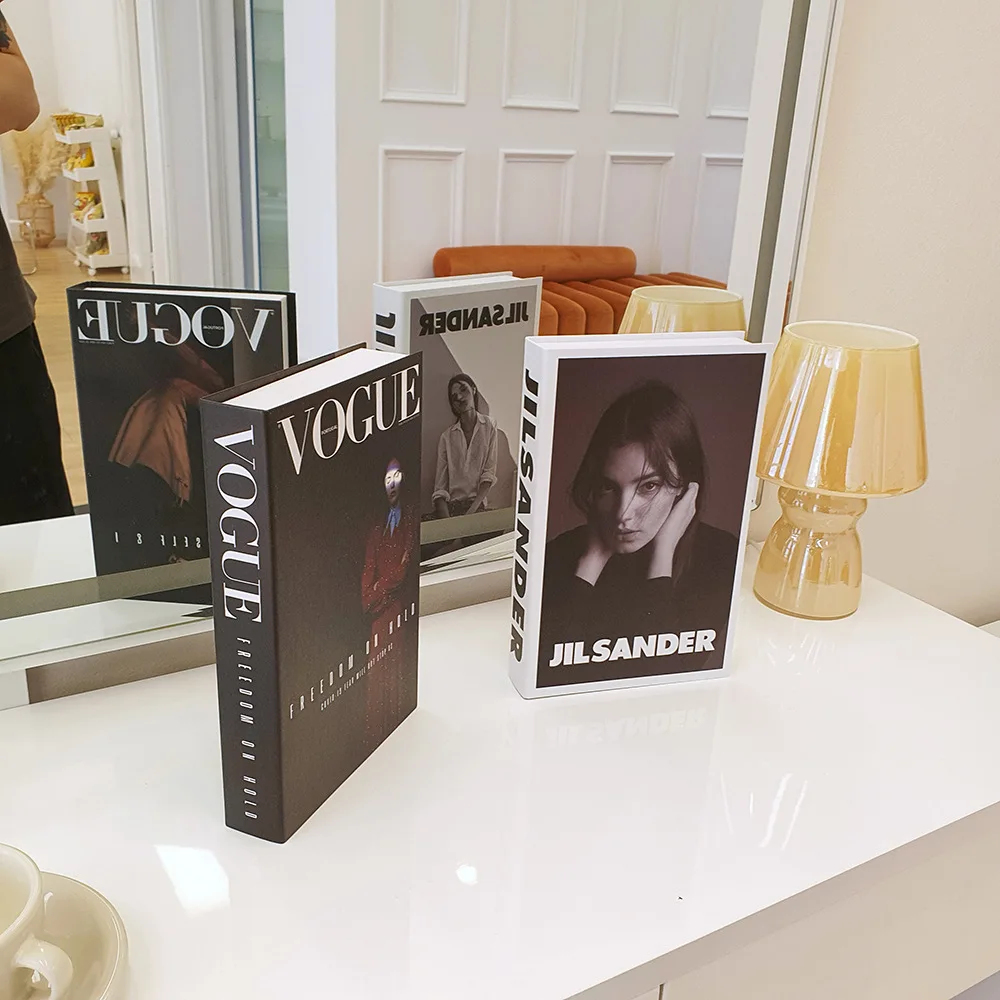 

Luxury Decorative Book Fashion Fake Books Decoration for Home Decorative Books Modern Simulation Club Hotel Model Home Decor