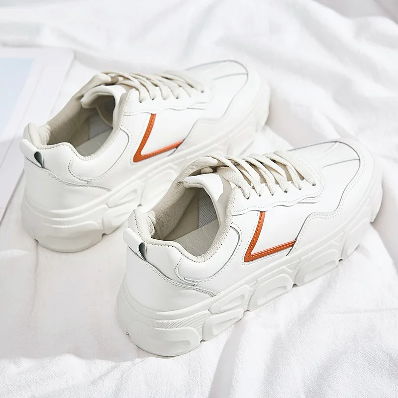 Кроссовки женские из искусственной замши повседневная обувь на платформе белые