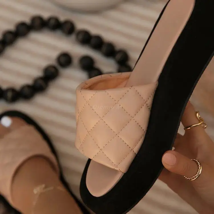 Тапочки женские осенне-зимние на толстой подошве повседневные удобные шлепанцы