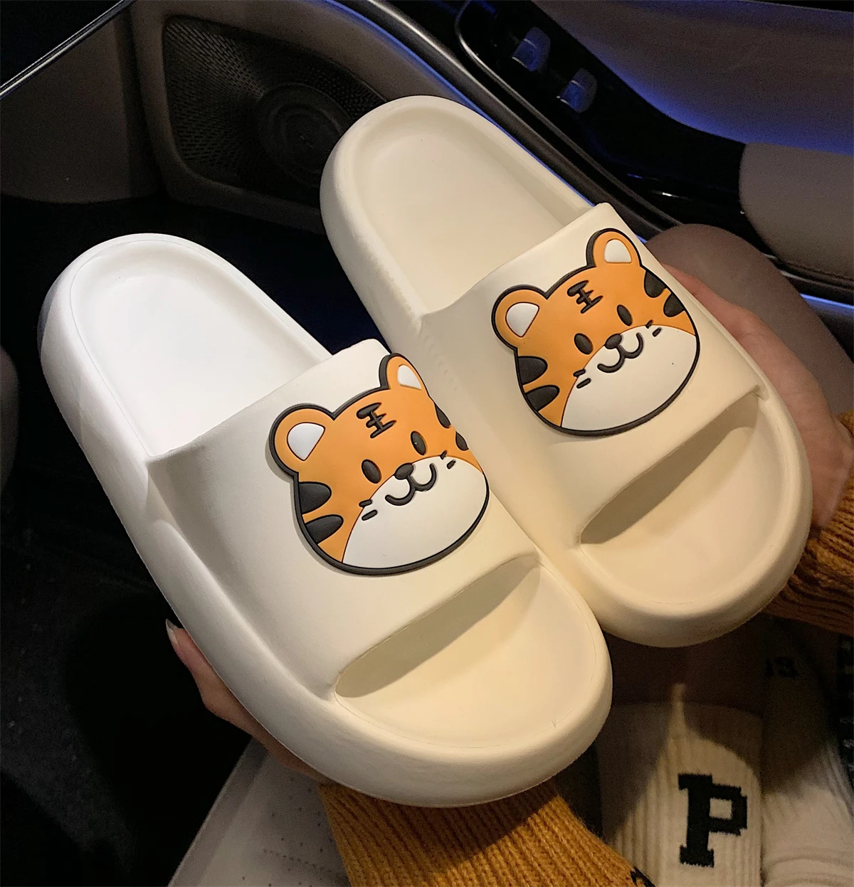 Сандалии и тапочки для взрослых Нескользящие мягкая подошва дома улицы удобные