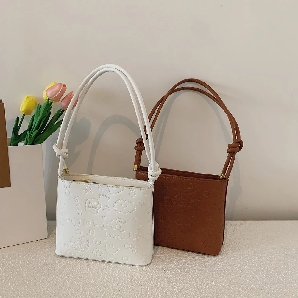 

Модная женская однотонная сумка-мессенджер через плечо из искусственной кожи с мультипликационным тиснением, повседневная женская малень...