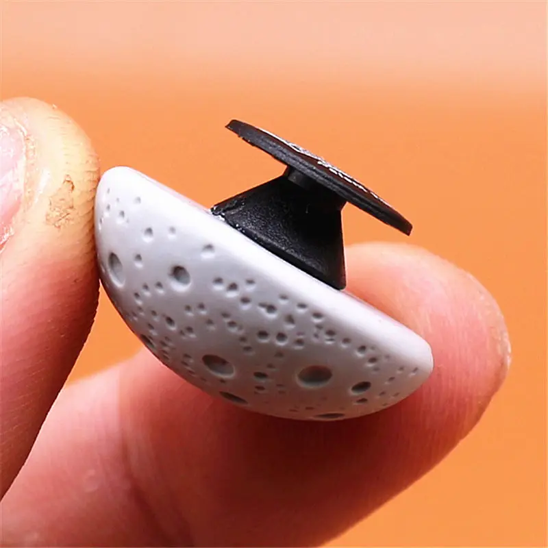 Fashion Hard Resin 3D Astronaut Shoe Charms Accessories Cute Moon Bread Shoes Buttons M Beans Sandals Charm Decorations U321