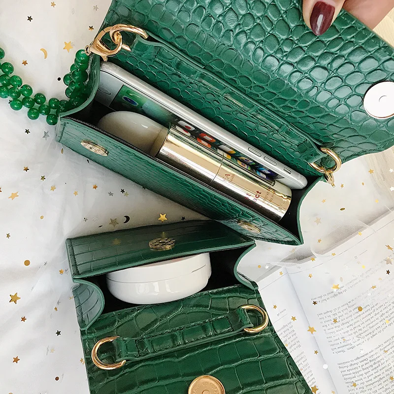 Женская сумка через плечо с цепочкой и бусинами маленькая квадратная