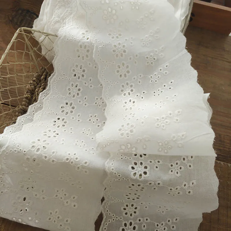 Кружевная лента с цветочной вышивкой 27 см ширина | Дом и сад