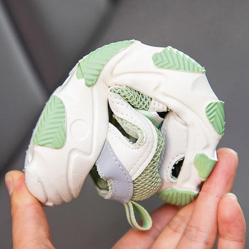 Летние сетчатые кроссовки для девочек и мальчиков модные спортивные