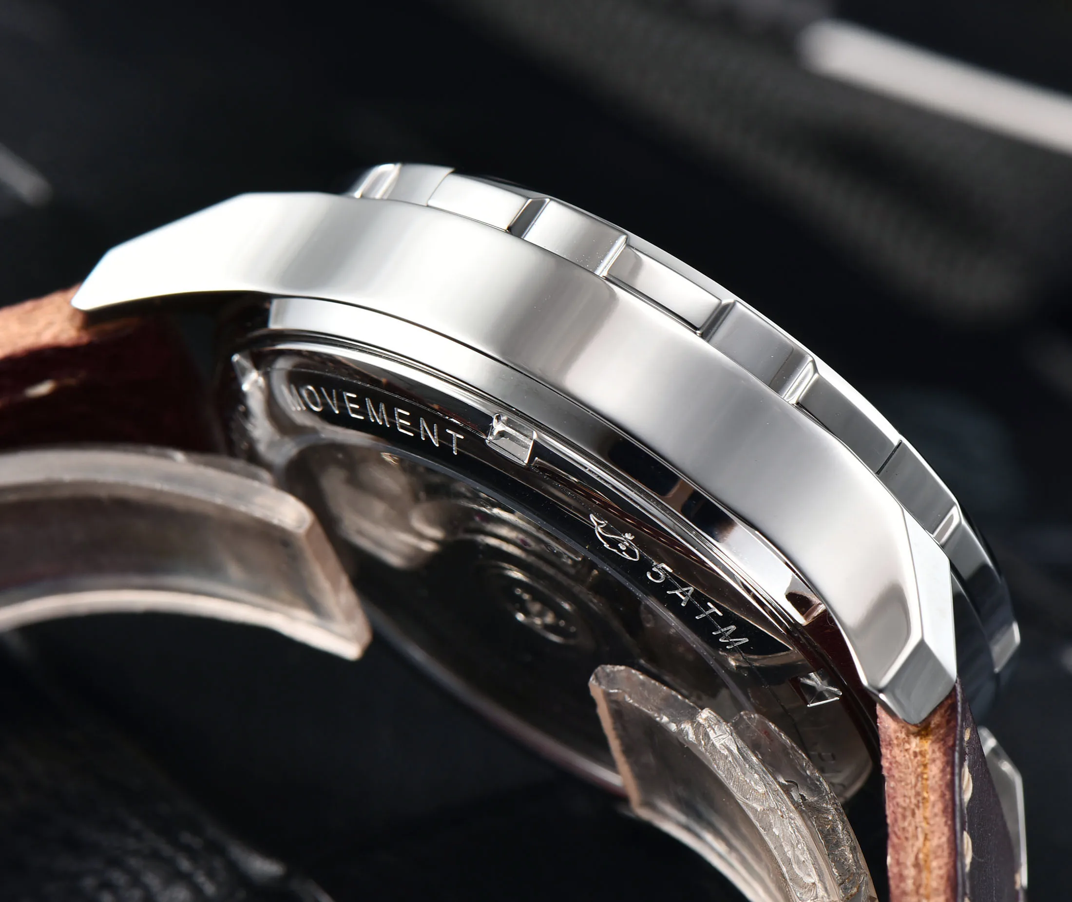 Мужские автоматические механические часы с календарем и кожаным ремешком 44 мм |