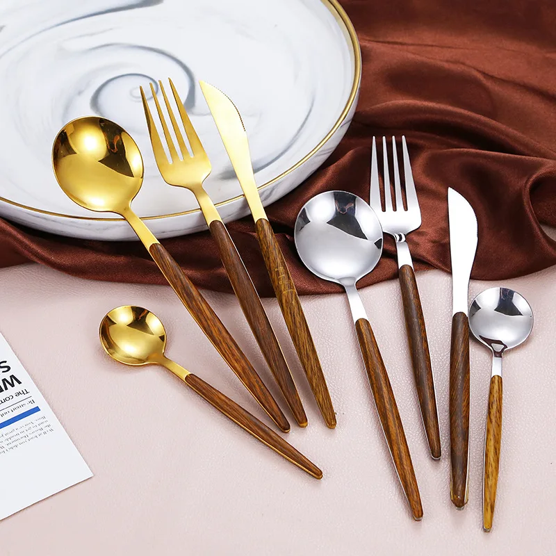 

Набор столовых приборов из нержавеющей стали с деревянной ручкой