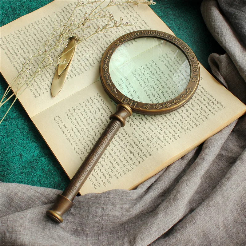Brass Retro Magnifying Glass Gift Photo Props Exquisite Handheld Nostalgic Study Reading Three Dimensional Pattern Decorative