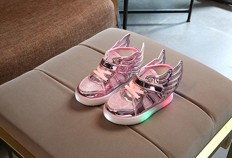 Luminous Sneakers Children Shoes for Boys Girls Led Shoes Kids Sport Flashing Lights Glowing Glitter Casual Baby Wing Flat Boots
