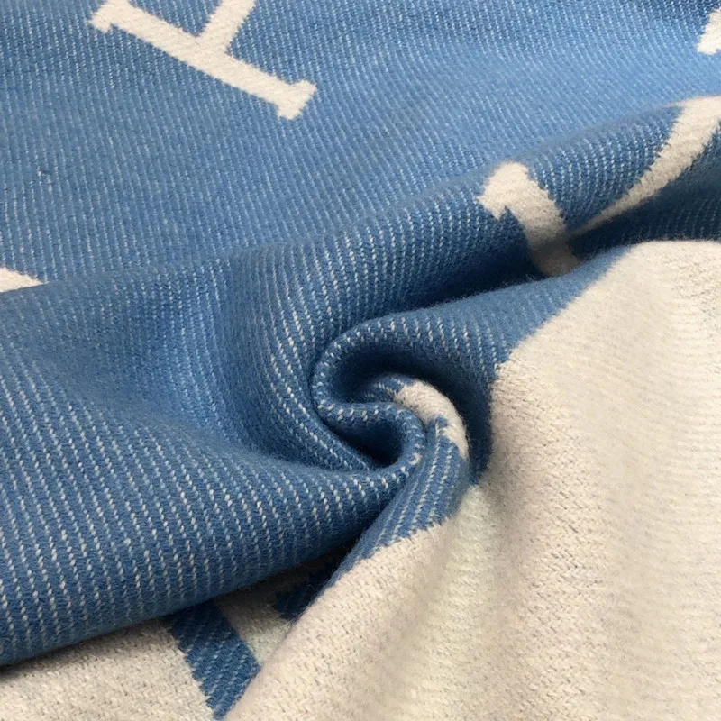 

Children and adults Cashmere blanket 10% cashmere + 90% wool Large size 100cm*140cm with brand box
