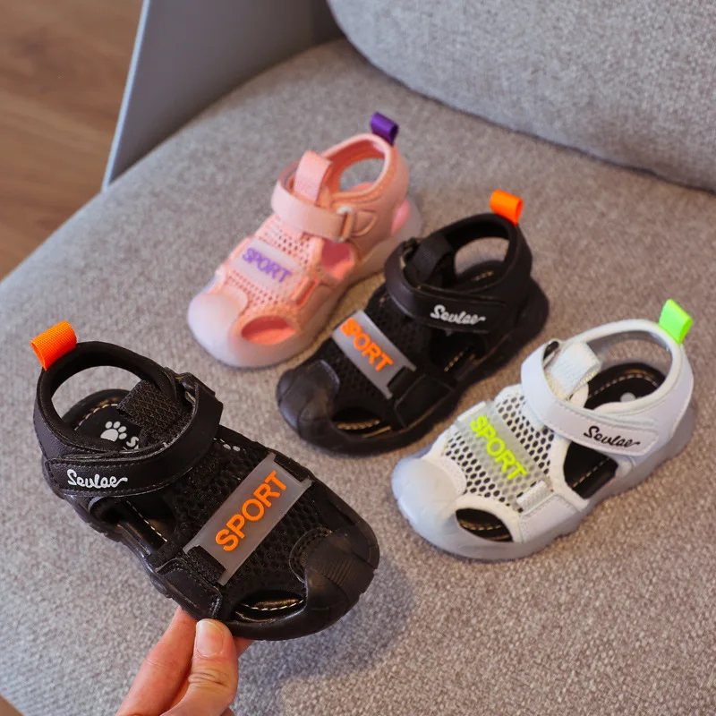 

2021 Summer New Soft Non-Slip Beach Shoes Cut-outs Mesh Children's Sandals Black White Pink Boys Girls Student Kids Shoes E04243