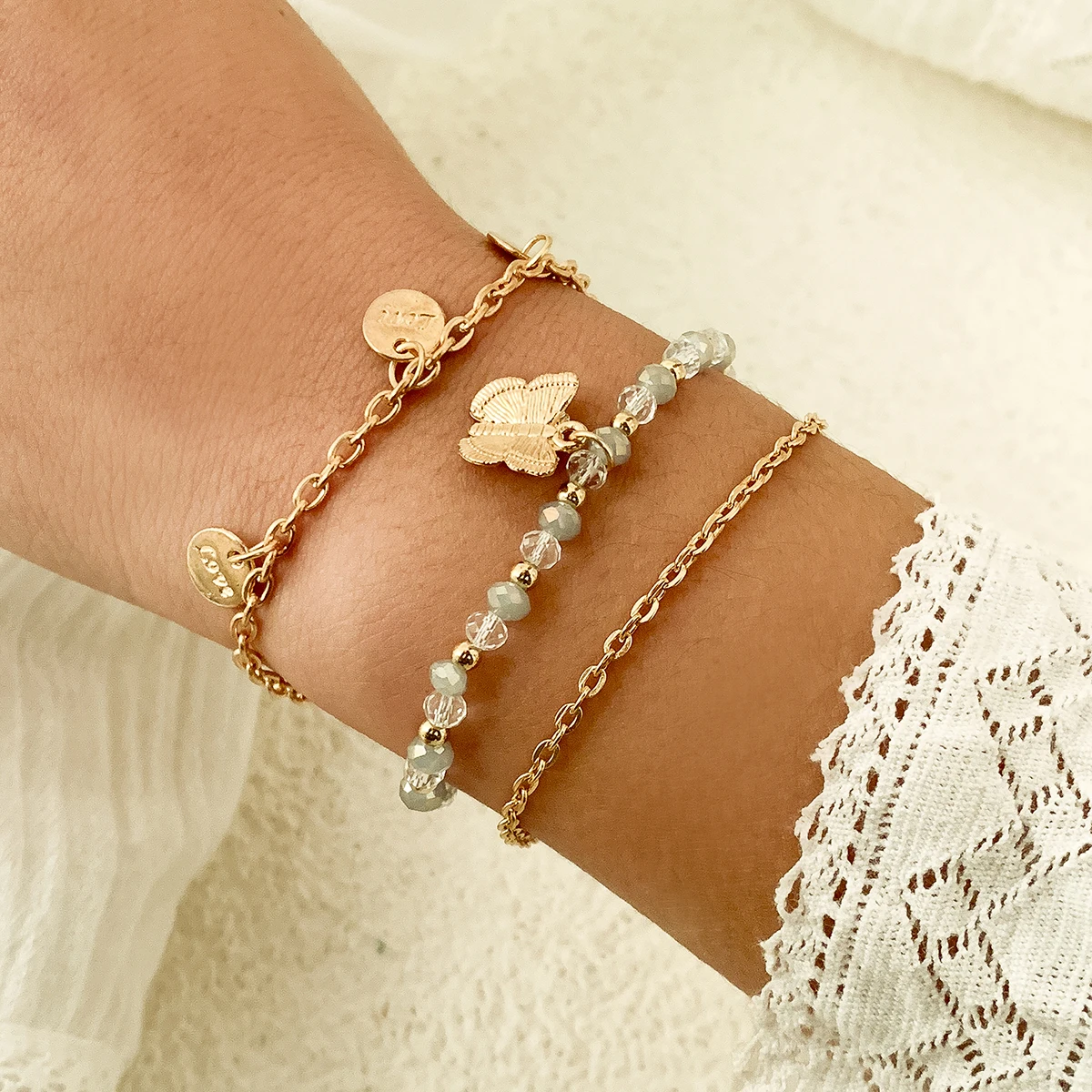 

3pcs/Set Punk Chain Link Bracelets Women New Fashion Crystal Beads Geometric Butterfly Round Pendant Bracelet on Hand Jewelry