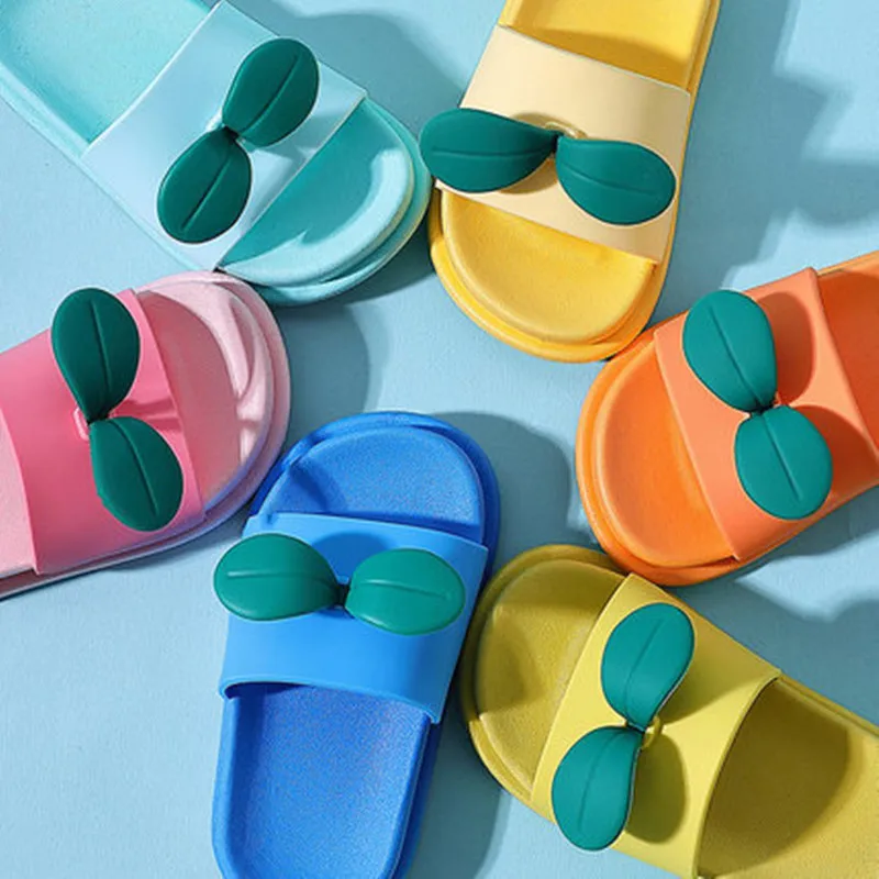 Тапочки детские с рисунком листьев Нескользящие