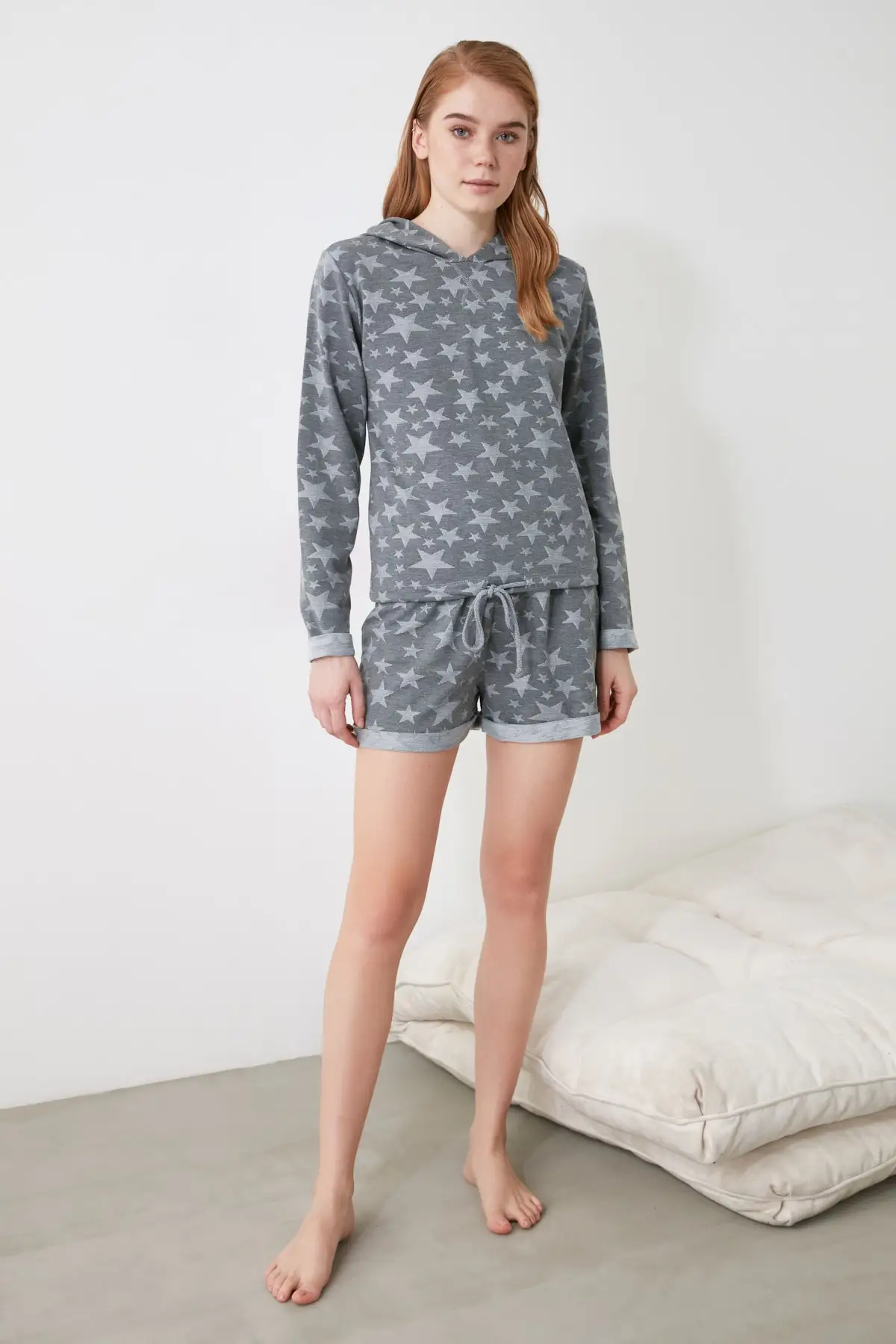 

Trendyol Star Printed Hooded Pajamas set THMSS21PT0051