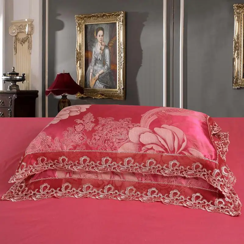 Комплект роскошного постельного белья из 4 предметов золотого и белого цвета