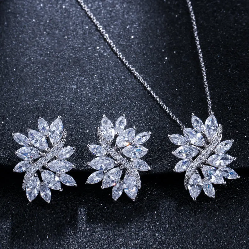 

New Fashion Stud Earring And Pendant Necklace Jewelry Set Flower Shape Shiny Cubic Zirconia Fine Wedding Jewelry Set wholesale