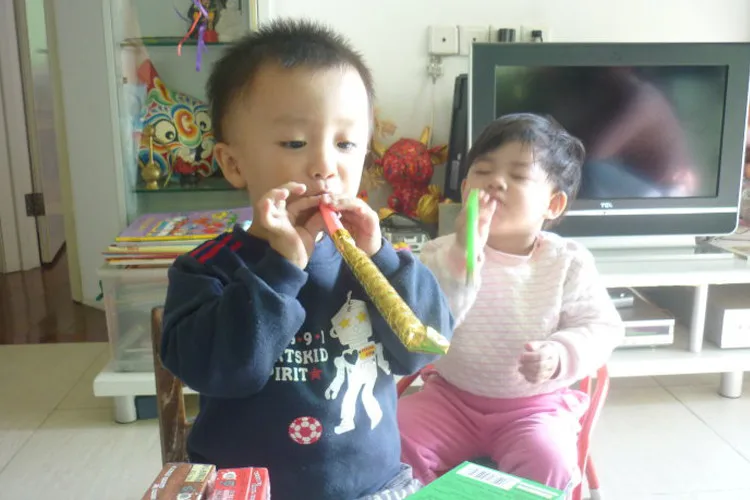 

Free Shipping 1000pcs Noise Maker Party Blowout Birthday Event Items Gear Stuff Kids Decorations Accessories Supplies Products