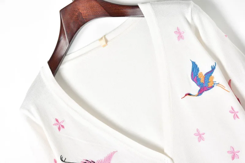 Женский вязаный кардиган с вышивкой журавль и цветов свитер v-образным вырезом