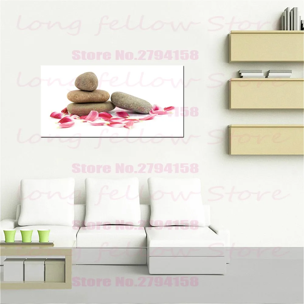 Натюрморт из плотной ткани с принтом булыжника и розовыми цветами современные