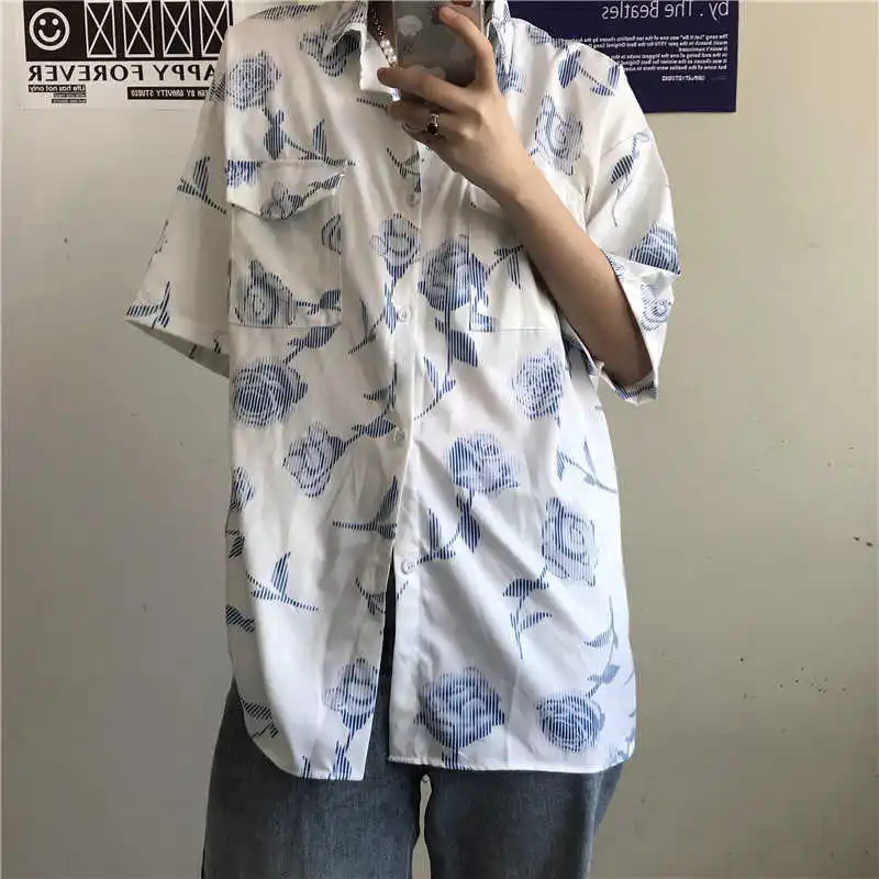 

Women's Short-Sleeved Shirt