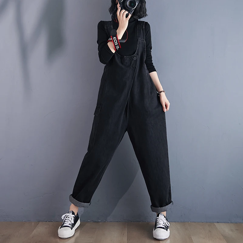 Женский джинсовый комбинезон с широкими штанинами свободного покроя - купить по