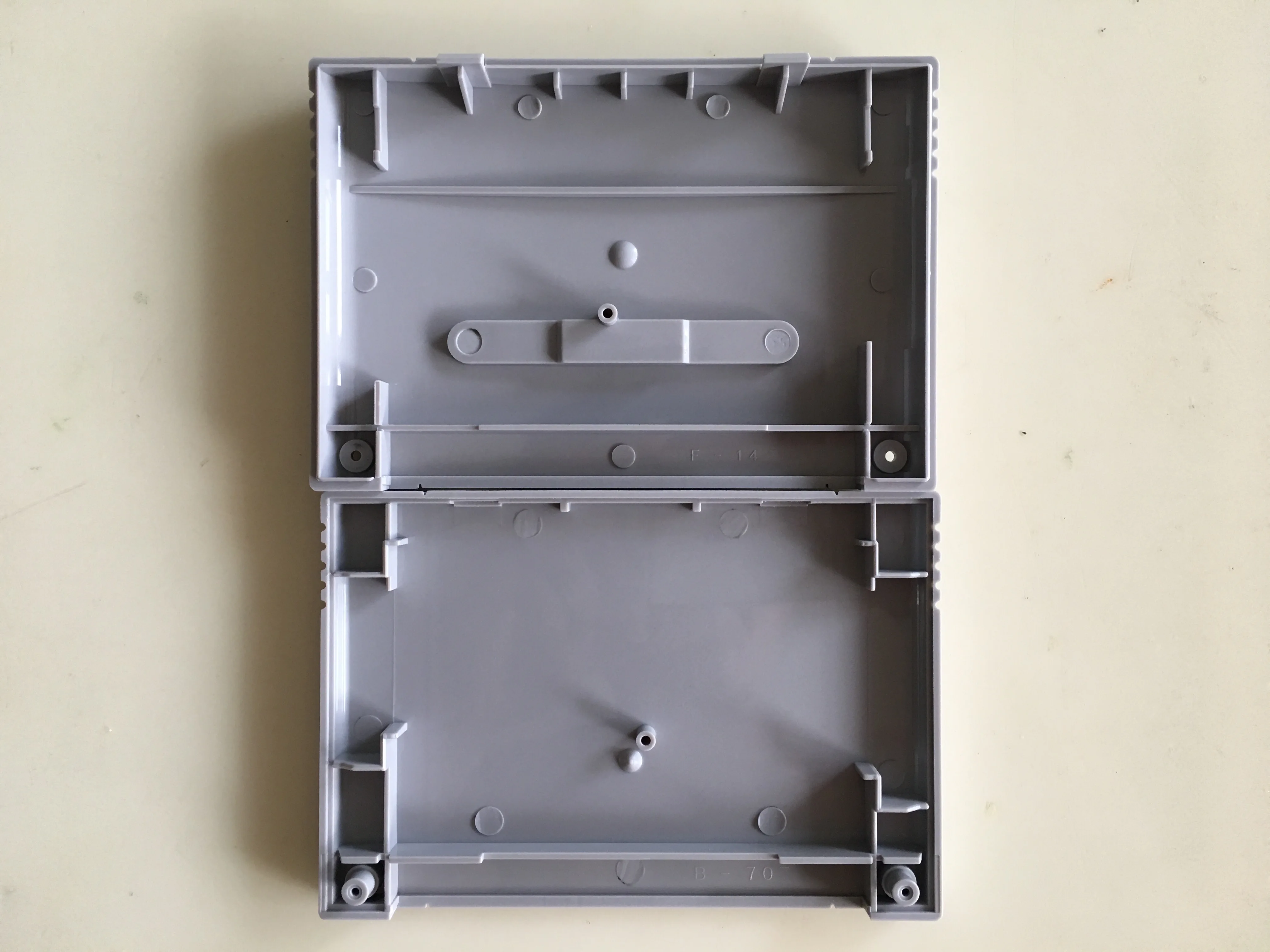 Высококачественный игровой Картридж с пластиковым корпусом + наклейка на заднюю