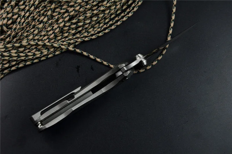 TWOSUN TS138 Flipper Folding Pocket Knife Hunting Outdoor Camping knife D2 blade TC4 Titanium/Carbon fiber Handle Fast Open