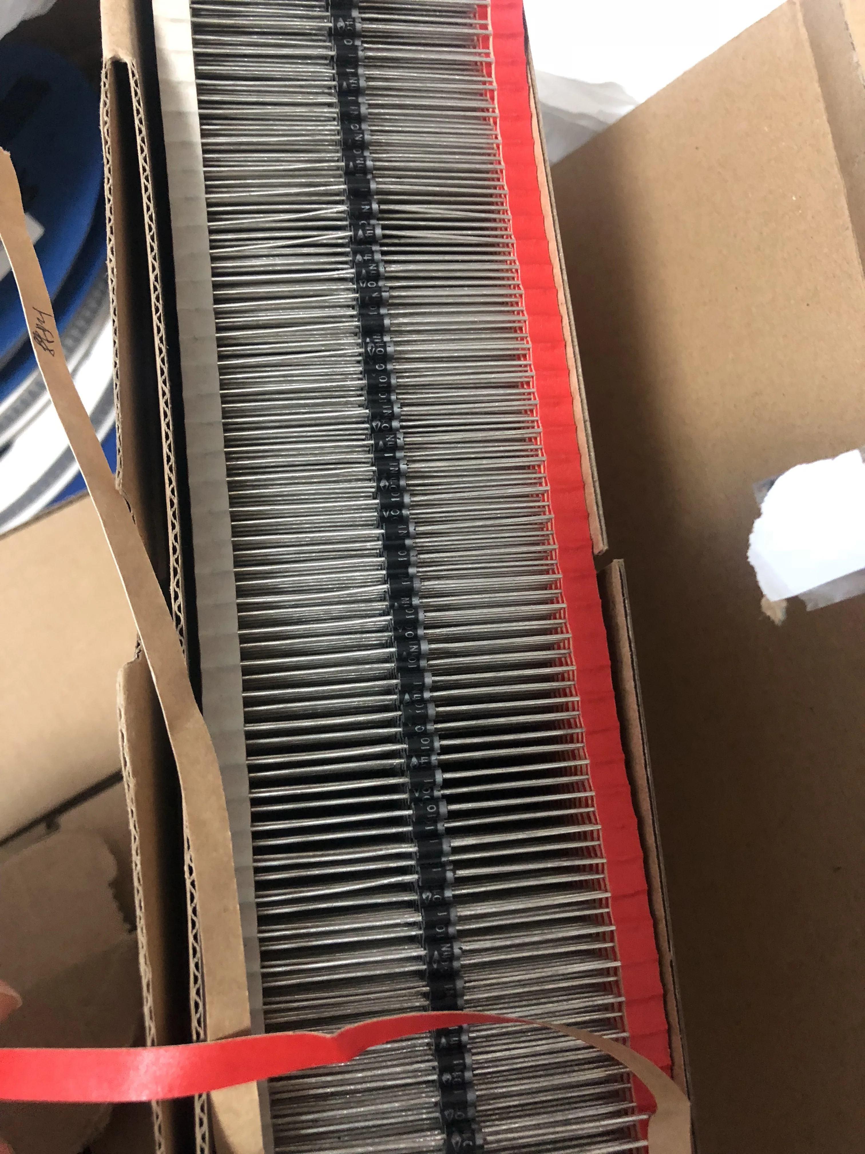 200pcs/lot rectifier diode 1N4001 IN4001 1A/50V directly inserted do-41 | Электронные компоненты и принадлежности