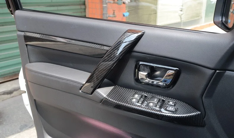 Декоративные накладки на салонные ручки обивки дверей под карбон для Mitsubishi Pajero IV Мицубиси Паджеро 4 2008- год