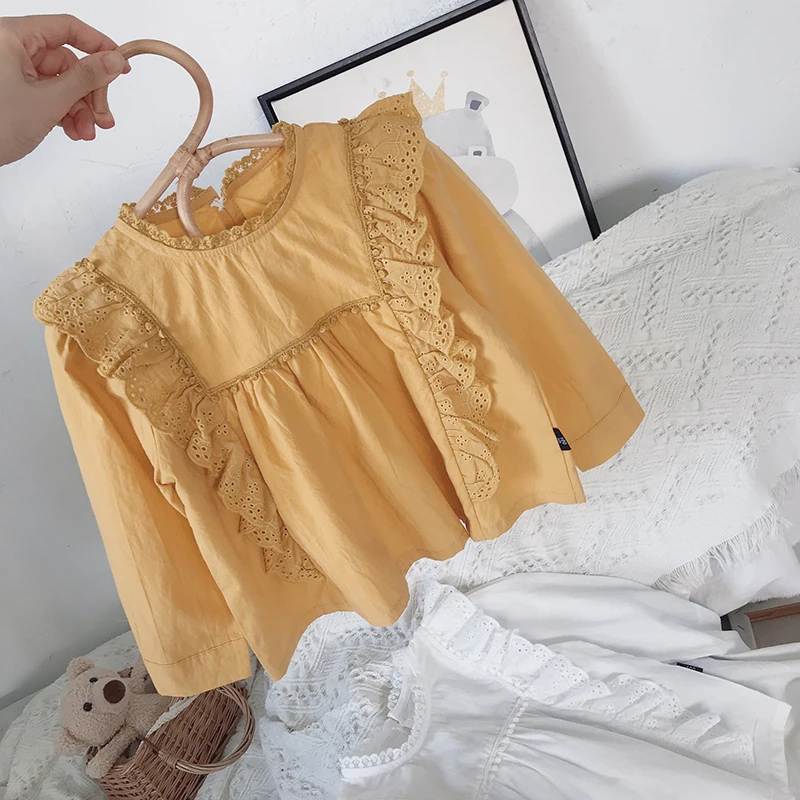 

Блузка женская демисезонная однотонная с оборками