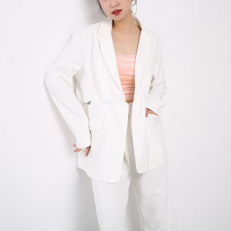 

[EAM] Women Asymmetrical Pocket Big Size Blazer New Lapel Long Sleeve Loose Fit Jacket Fashion Spring Autumn 2021 1DD597400