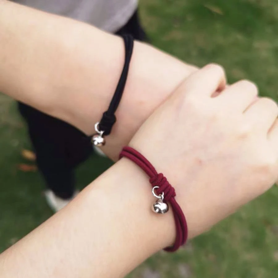 

2pcs Couple Magnet Attract Each Other Men and Women Creative Personality Couple Bracelet Charm Girl Bracelet Jewelry Lover Gift