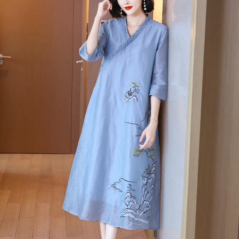 

Chinese Style Retro Mother Summer Dress New 2021 Women's Loose Large Embroidery Dress