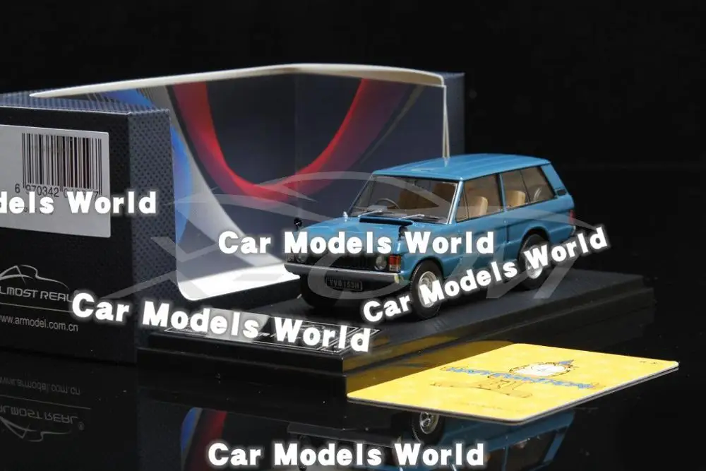 Модель литая автомобиля почти настоящая 1/43 1970 (тосканский синий) + небольшой