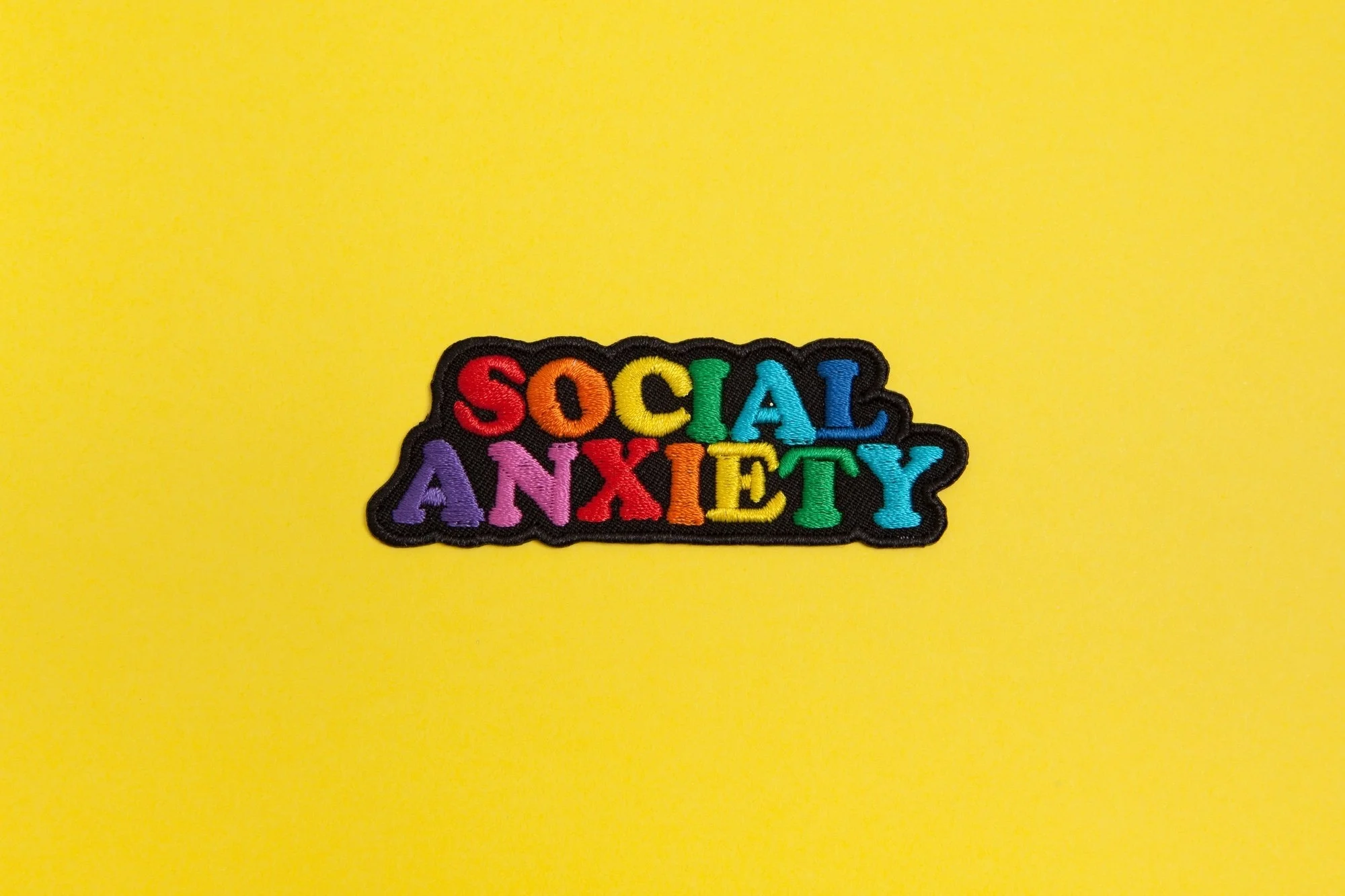 Патчи с вышивкой Социальное беспокойство сделаны из веганского утюга клейкой