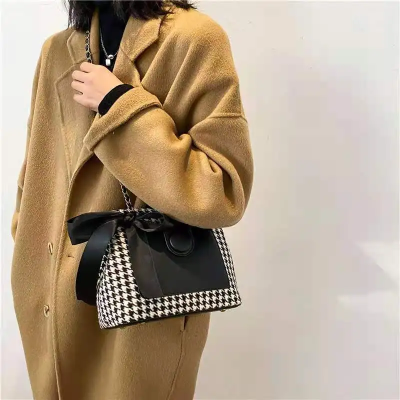 

Autumn and winter retro small bag female new contrast color chain crossbody bag shoulder bag