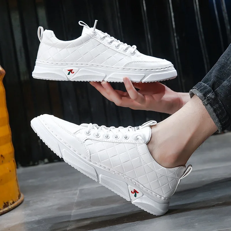 

Кроссовки в комплекте с коробкой