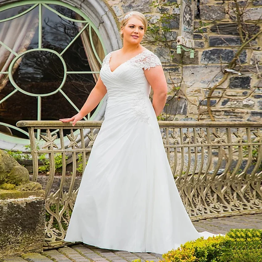 Дешевое свадебное платье с v-образным вырезом кружевной аппликацией и рюшами