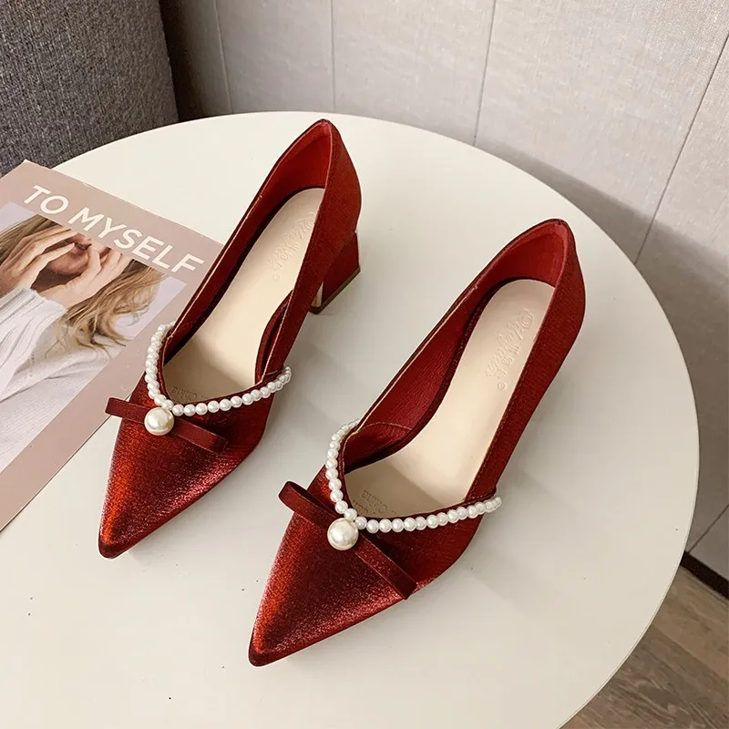 

2021 Women's Shoes Fashion New Pointed Toe Square Heel Pearl Decoration Elegant Lady Daily Wear Shallow Slip on Ladies Shoes
