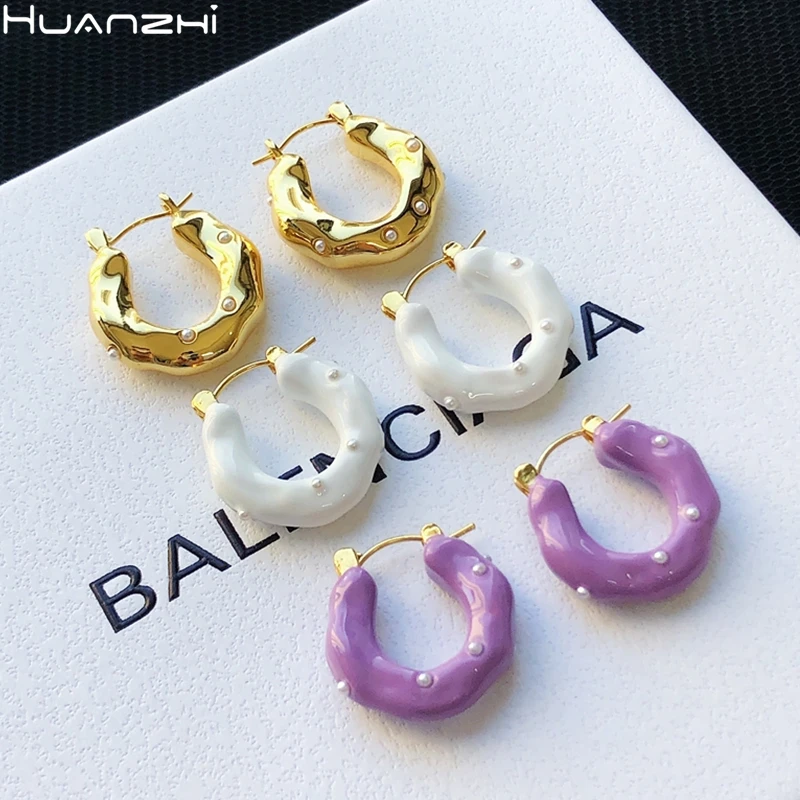 

HUANZHI 2021 New Irregular Micro-inlaid Pearl Earrings Metal Enamel Drip Glaze White Purple Hoop Earrings For Women Girl Jewelry