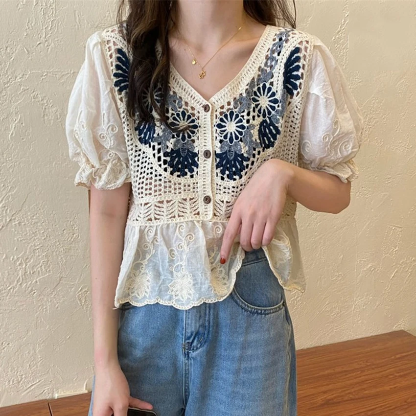 

Женская футболка с коротким рукавом, с цветочной вышивкой