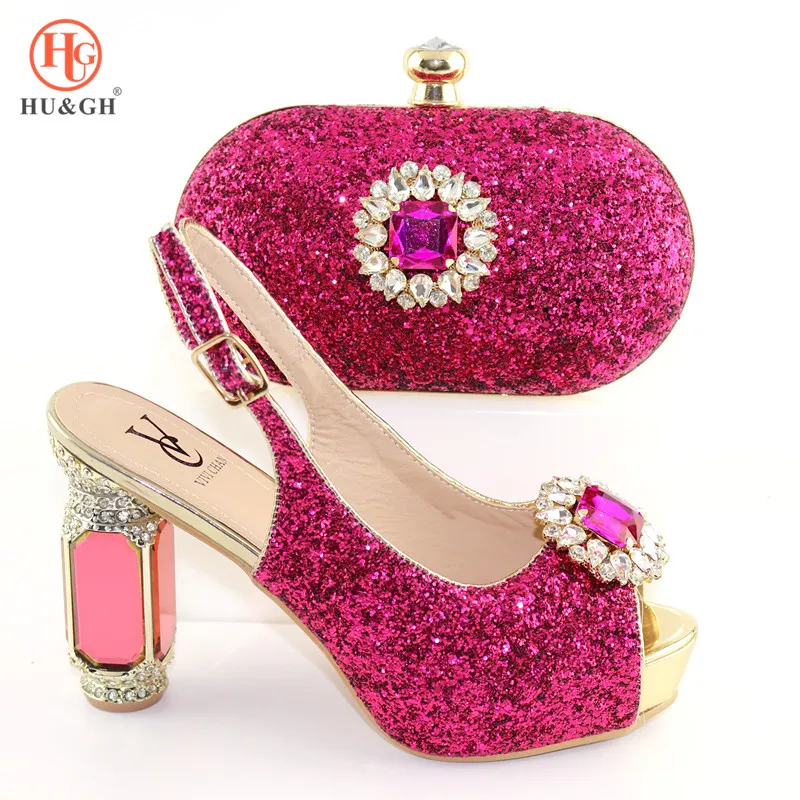 Новые небесно голубые итальянские туфли с сумочкой в комплекте украшенные