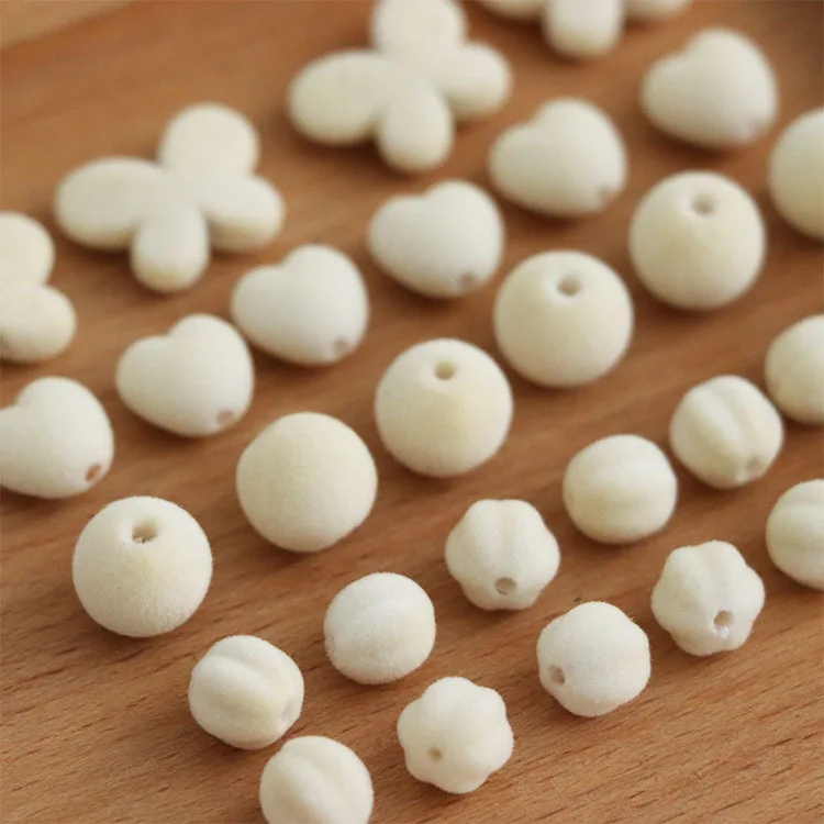 10 шт. бежевые акриловые флокированные круглые бусины-бабочки в форме сердца для