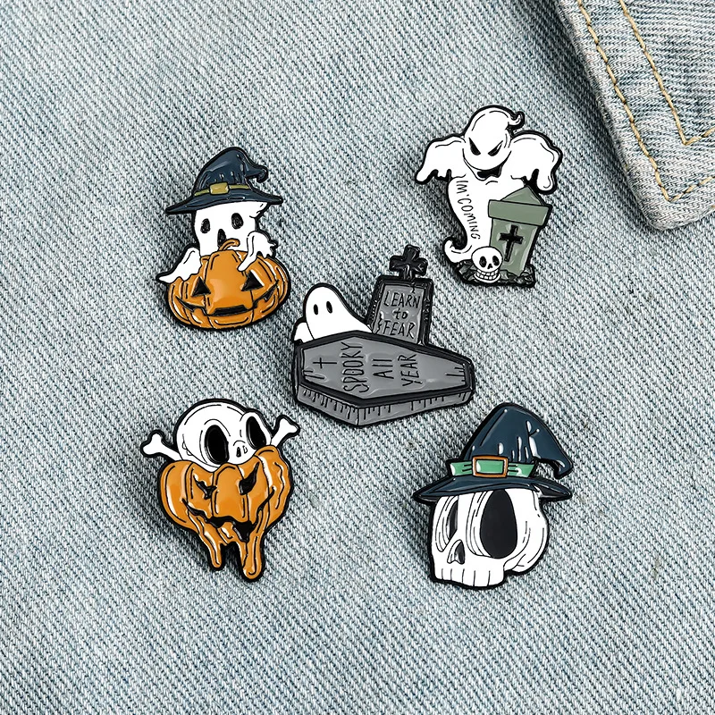 Halloween Enamel Pin Skeleton Skull Pumpkin Ghost Grave Coffin Brooch Bag Lapel Pin Gothic Badge Boo Jewelry Gift for Friends