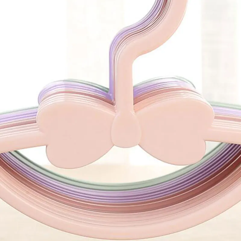 

1pc Portable Display Hangers Windproof Children Racks Candy Color Fashion Baby Clothing Organizer Durable Plastic Coats Hanger