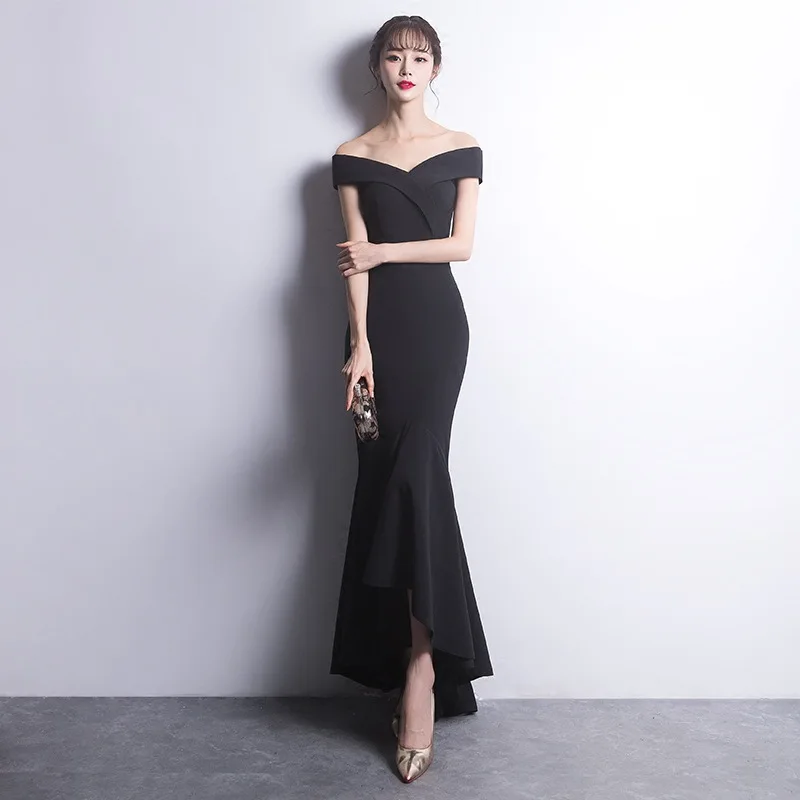 Темно-синие женские вечерние платья с вырезом лодочкой и открытой спиной