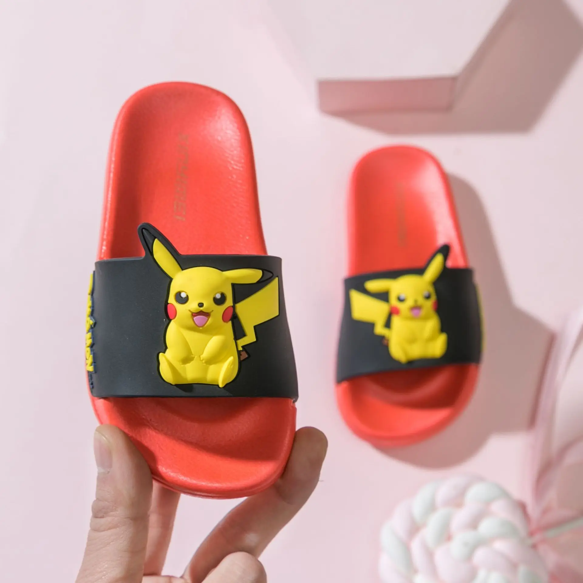 Сандалии и тапочки для мальчиков Pokemon Pikachu Нескользящие шлепанцы родителей детей