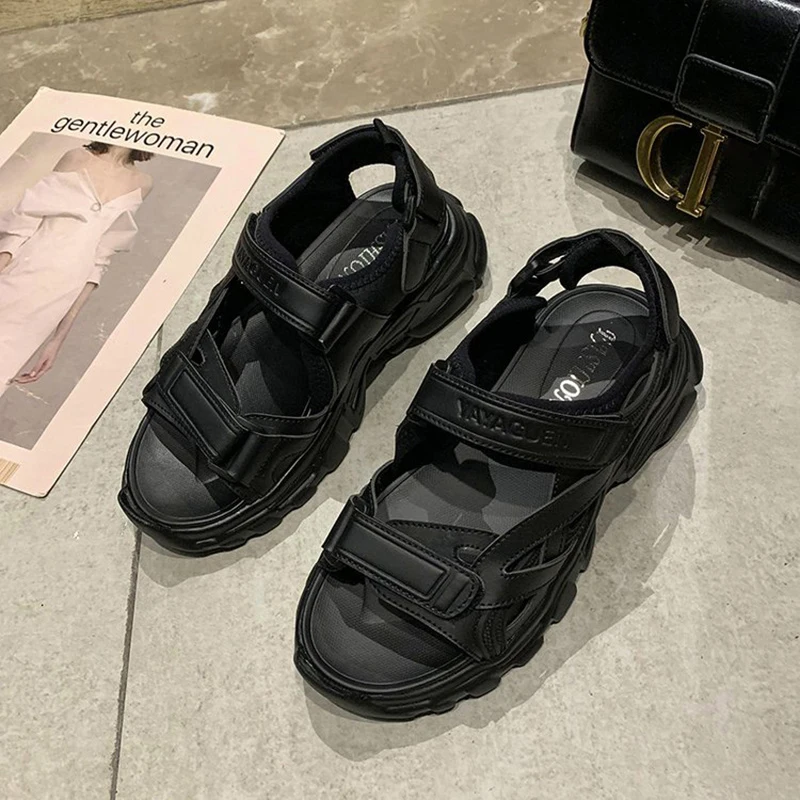 Летние разноцветные женские босоножки на платформе Розовые туфли танкетке