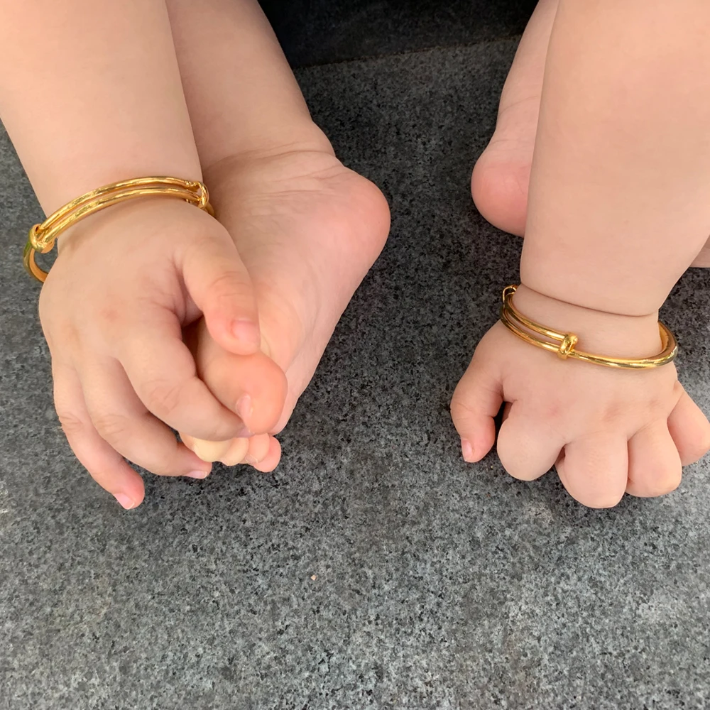 Ethlyn 2 шт./партия Классический Гладкий счастливый ребенок Newbaby золотой цвет Дети Регулируемый браслет лучшие детские подарки B147