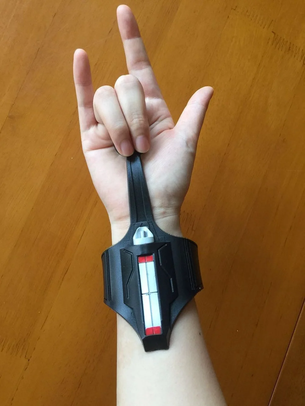 Хэллоуин новые игрушки пластиковая перчатка для косплея пусковое устройство